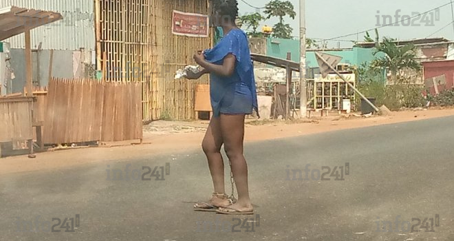 Enchaînée, une jeune gabonaise déséquilibrée mentale appelle à l’aide les autorités