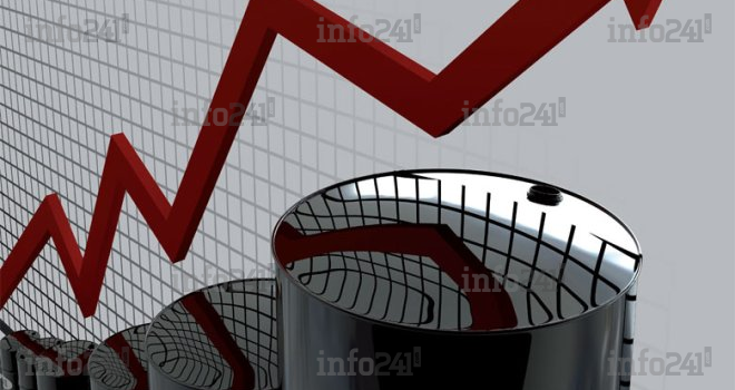 Les cours du pétrole repartent à la hausse après une chute de 30%