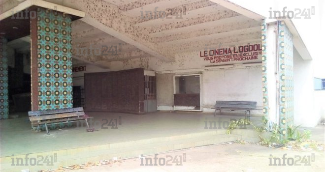 Le cinéma l’Ogooué en décrépitude en plein centre-ville de Port-Gentil