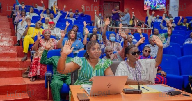  Burkina Faso&nbsp;: Le Parlement vote la dissolution de tous les partis politiques