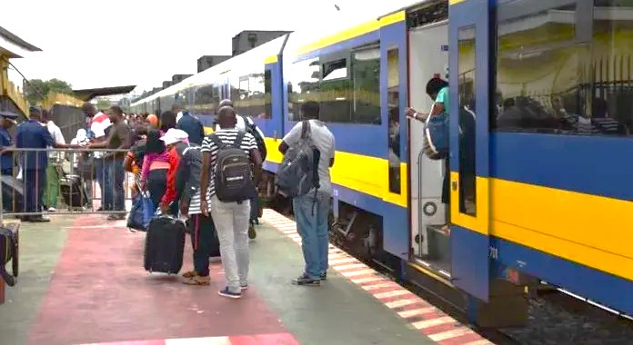 Gabon&nbsp;: Internet monte à bord des trains avec WhatsApp en avant-première dès le 23 décembre